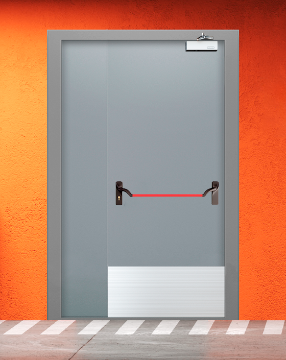 Противопожарная полуторная серая дверь EI 60 (2-го типа) с ручкой антипаника, широким отбойником