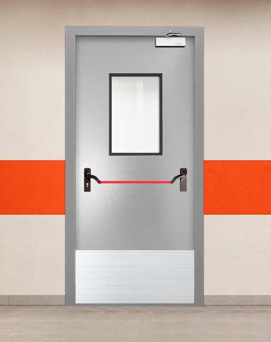 Противопожарная однопольная серая дверь порошковым напылением EIS 45 с ручкой антипаника, прямоугольным окном, широким отбойником