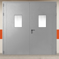 Ворота металлические двустворчатые серые с двумя окнами