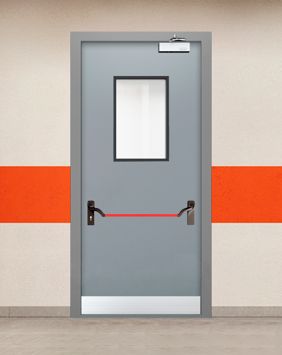 Противопожарная однопольная серая дверь EIS 60 с ручкой антипаника, прямоугольным окном, узким отбойником